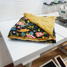 Load image into Gallery viewer, BIRDS &#39;N&#39; FLOWERS WEIGHTED BLANKET WITH MUSTARD MINKY BACKING